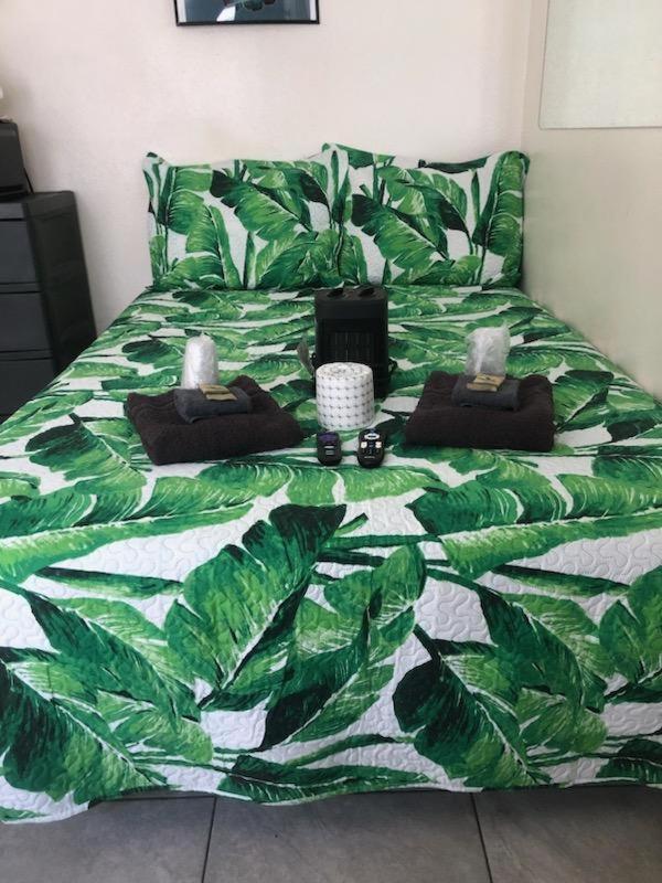 Crown Inn & Suites Spring Valley  외부 사진